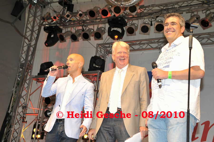 Michael Begasse + Bernd Brueggemann mit Oberbuergermeister Sierau (3).JPG